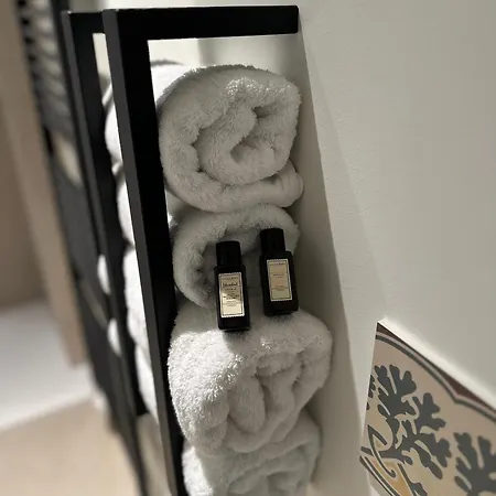 Away From By The Lejlighed