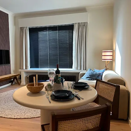 Away From By The Lejlighed